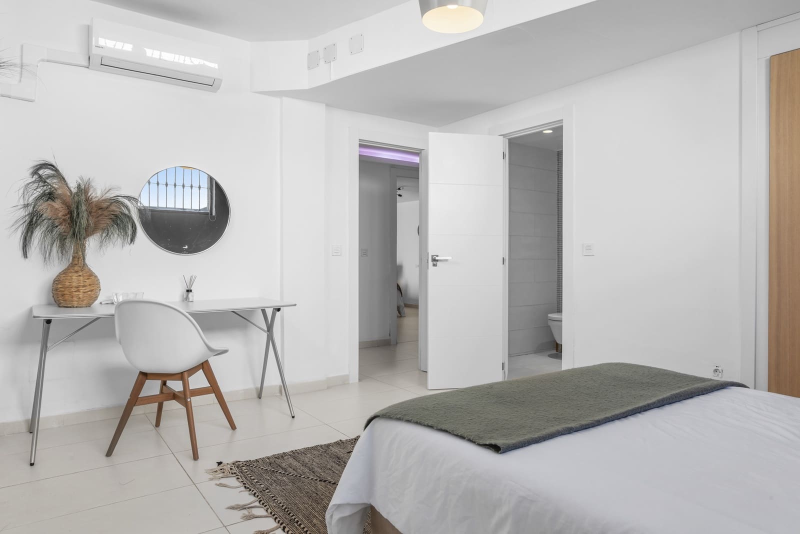 6 chambre Villa/Maison à vendre à Puerto Banus avec piscine garage - 1 400 000 € (Ref: 9851656)