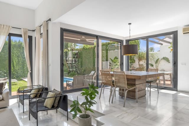 6 chambre Villa/Maison à vendre à Puerto Banus, Marbella avec piscine garage - 1 400 000 € (Ref: 9851656)