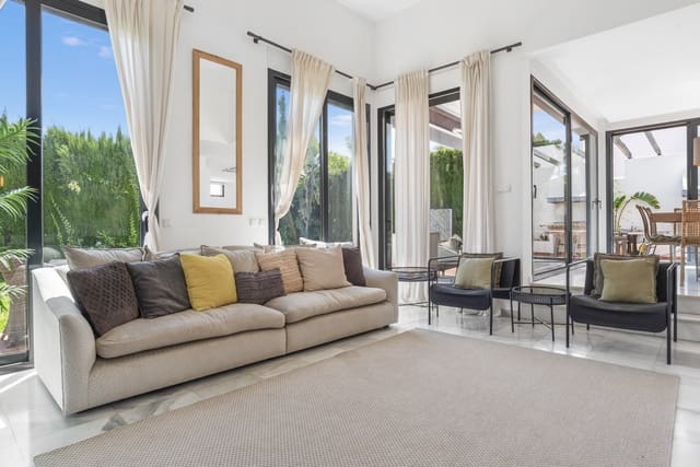 6 chambre Villa/Maison à vendre à Puerto Banus, Marbella avec piscine garage - 1 400 000 € (Ref: 9851656)