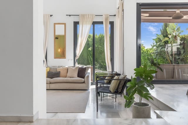 6 chambre Villa/Maison à vendre à Puerto Banus, Marbella avec piscine garage - 1 400 000 € (Ref: 9851656)
