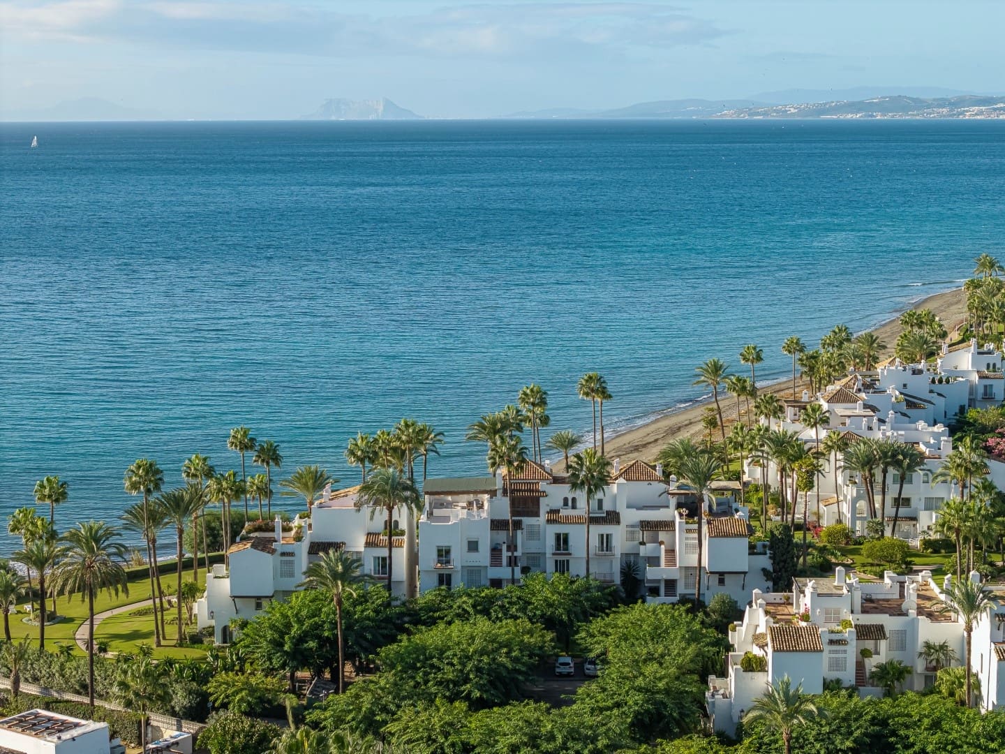 3 quarto Apartamento para venda em Estepona com piscina garagem - 2 995 000 € (Ref: 9855360)