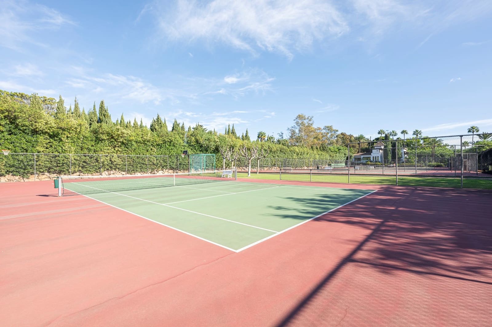 3 quarto Apartamento para venda em Estepona com piscina garagem - 2 995 000 € (Ref: 9855360)