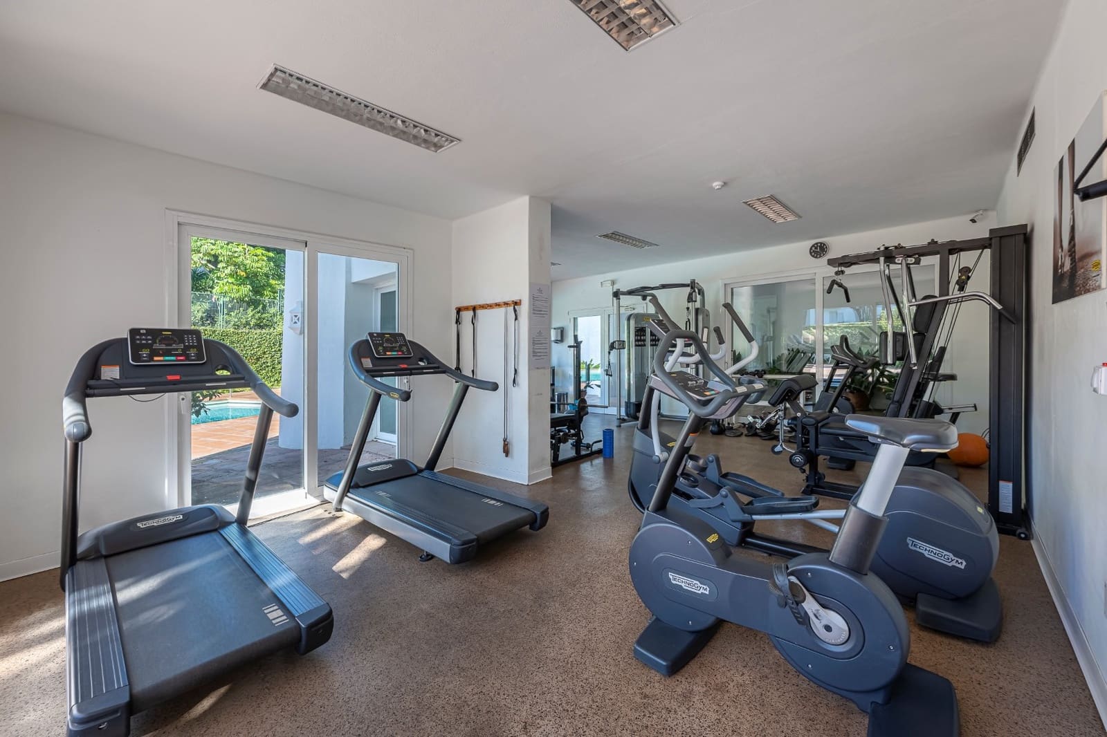 3 bedroom Apartment for sale in Estepona with pool garage - € 2,995,000 (Ref: 9855360)