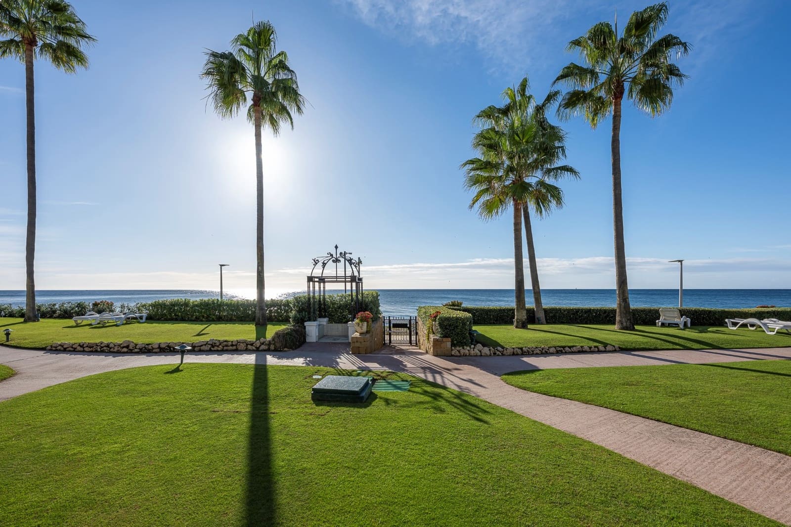 3 bedroom Apartment for sale in Estepona with pool garage - € 2,995,000 (Ref: 9855360)