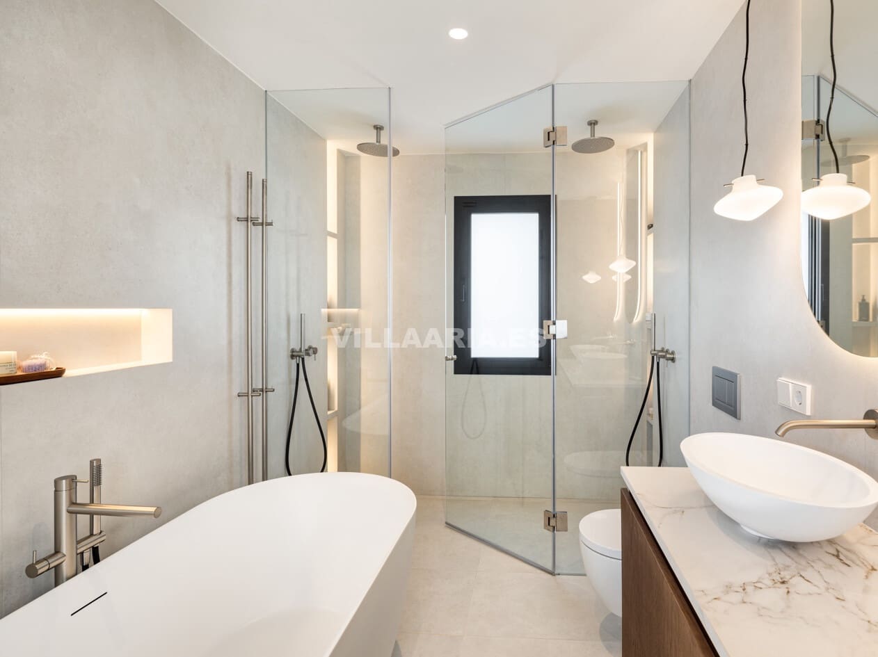 4 soveværelse Villa til salg i San Pedro de Alcantara med swimmingpool garage - € 3.295.000 (Ref: 9876038)