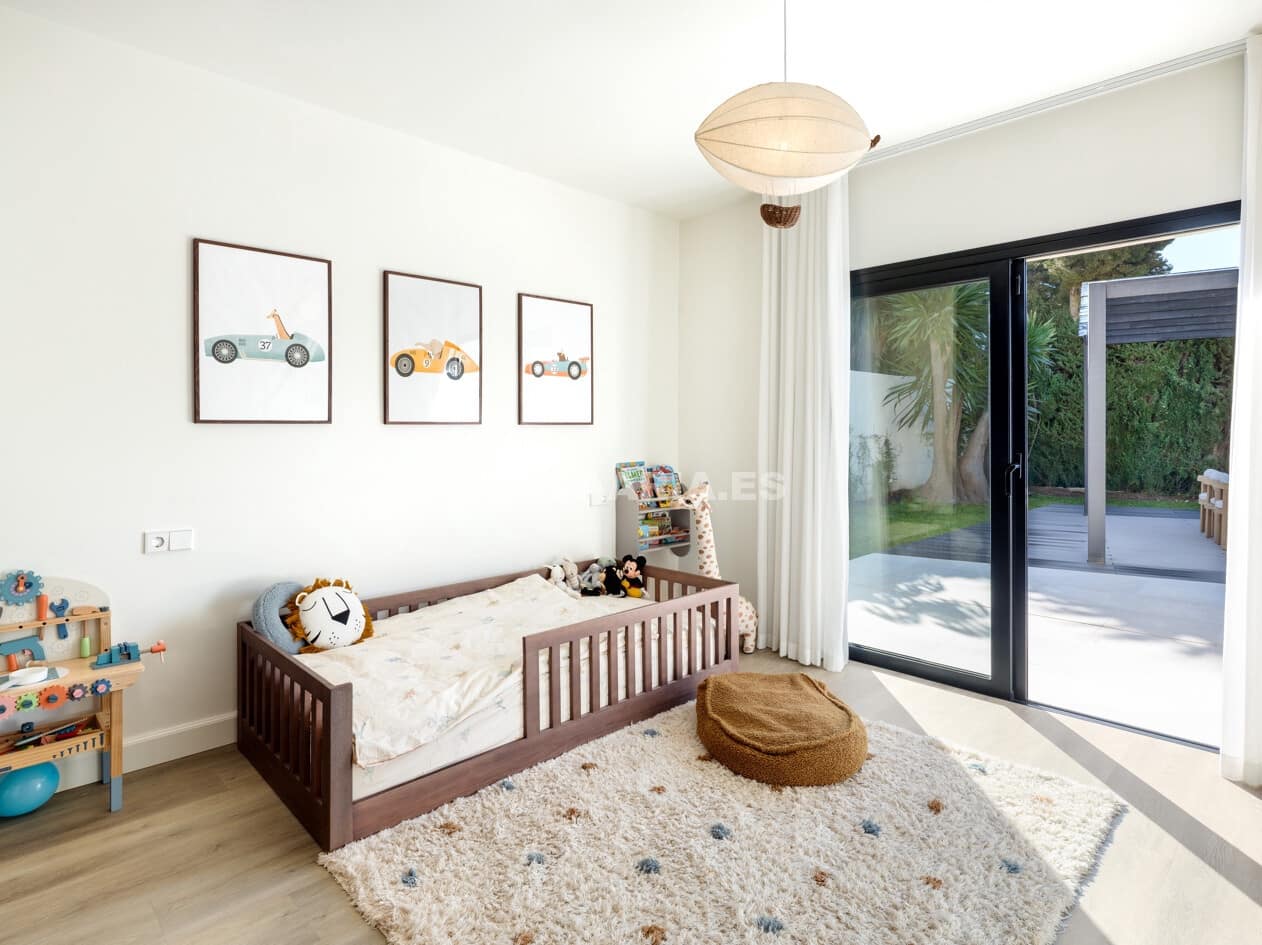 4 soveværelse Villa til salg i San Pedro de Alcantara med swimmingpool garage - € 3.295.000 (Ref: 9876038)