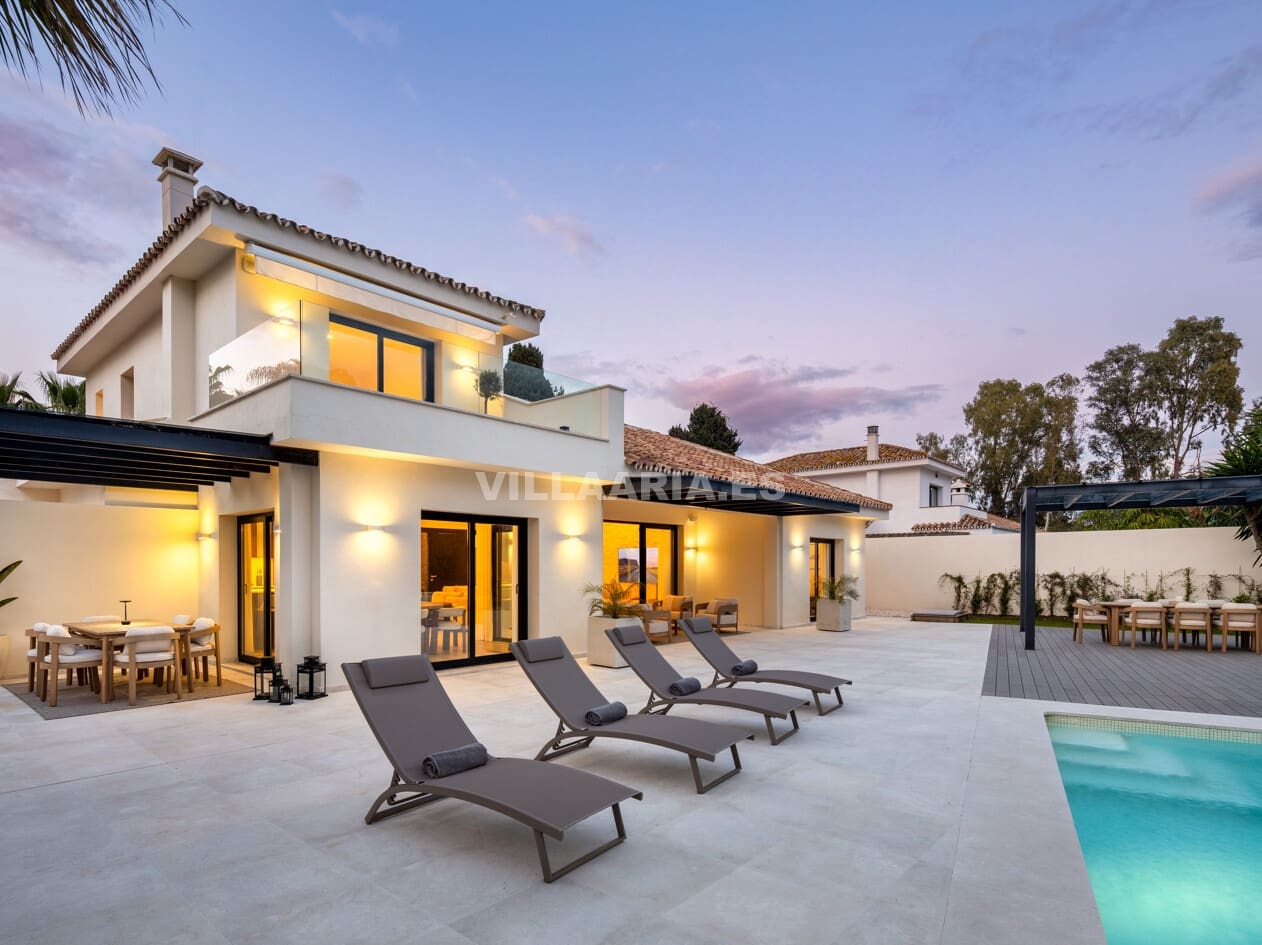 4 soveværelse Villa til salg i San Pedro de Alcantara med swimmingpool garage - € 3.295.000 (Ref: 9876038)