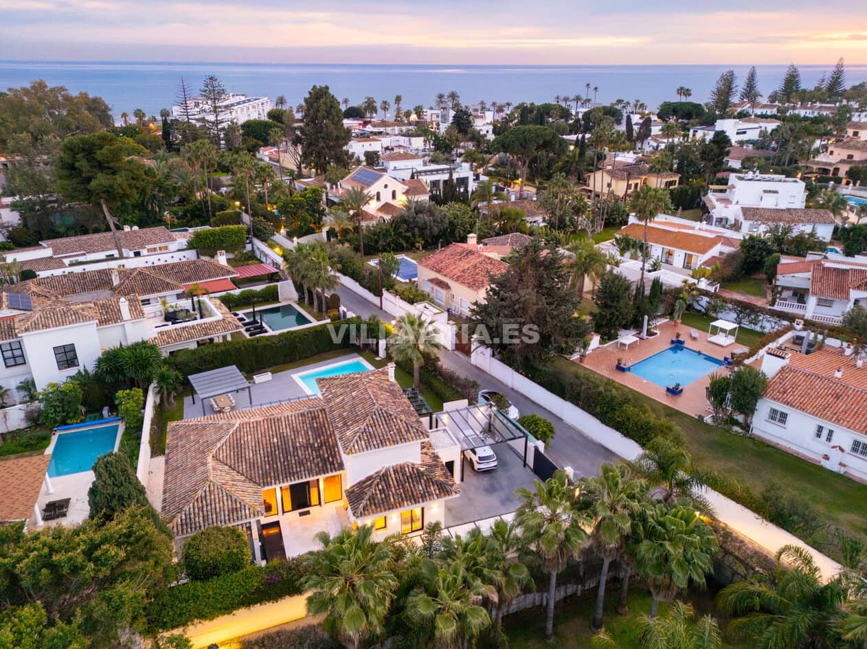 4 soveværelse Villa til salg i San Pedro de Alcantara med swimmingpool garage - € 3.295.000 (Ref: 9876038)