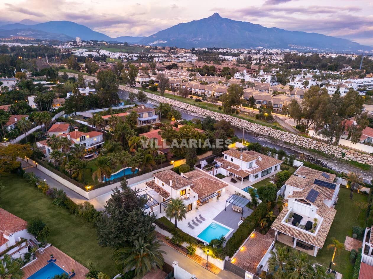 4 soveværelse Villa til salg i San Pedro de Alcantara med swimmingpool garage - € 3.295.000 (Ref: 9876038)