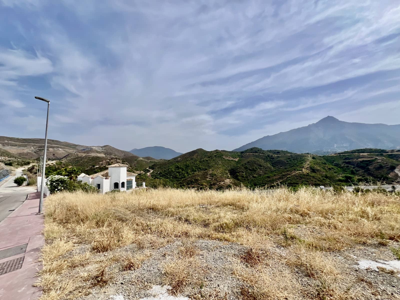 Building Plot for sale in Nueva Andalucia - € 750,000 (Ref: 9904319)