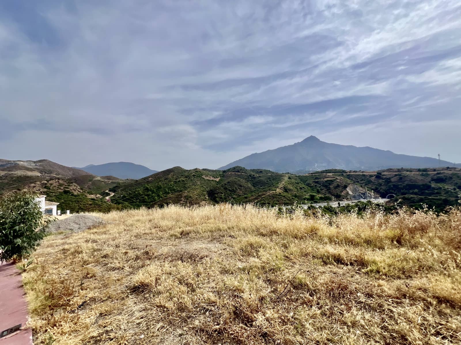Building Plot for sale in Nueva Andalucia - € 750,000 (Ref: 9904319)