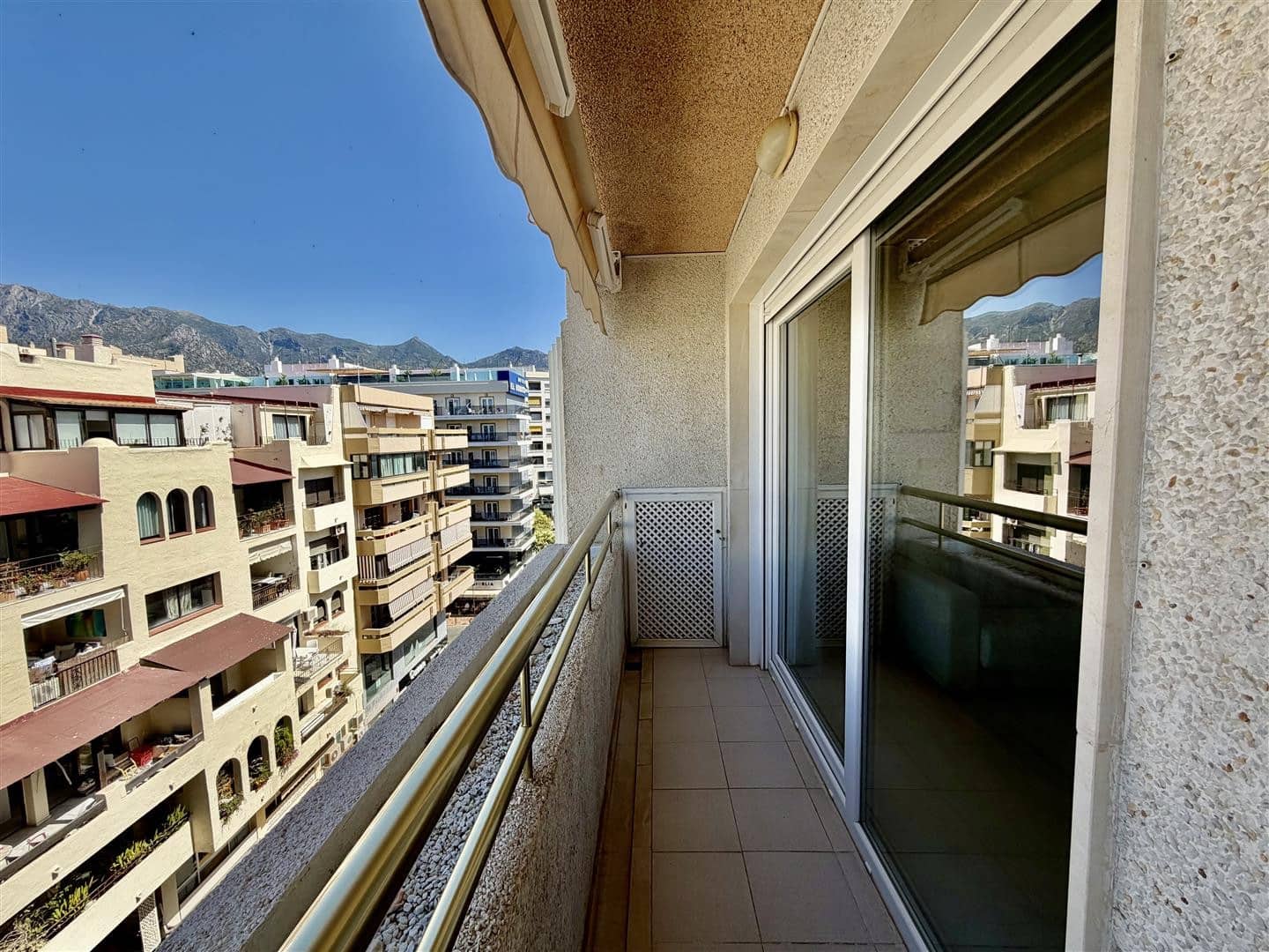 1 Zimmer Apartment zu verkaufen in Marbella - 420.000 € (Ref: 9910756)