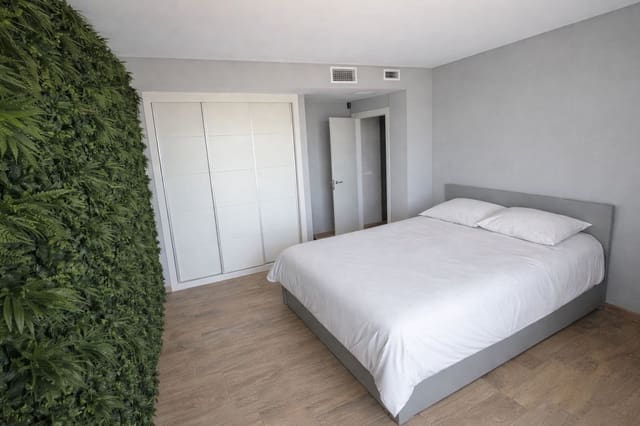 4 slaapkamer Penthouse te koop in Marbella met zwembad garage - € 1.250.000 (Ref: 9937899)
