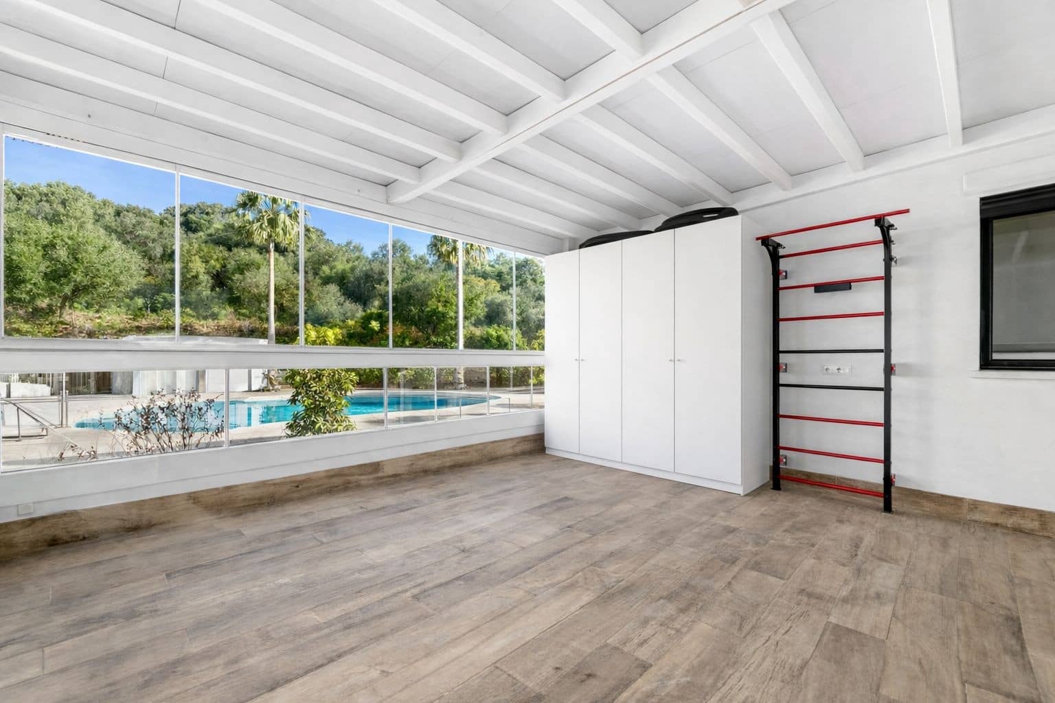 4 bedroom Penthouse for sale in Marbella with pool garage - € 1,250,000 (Ref: 9937899)