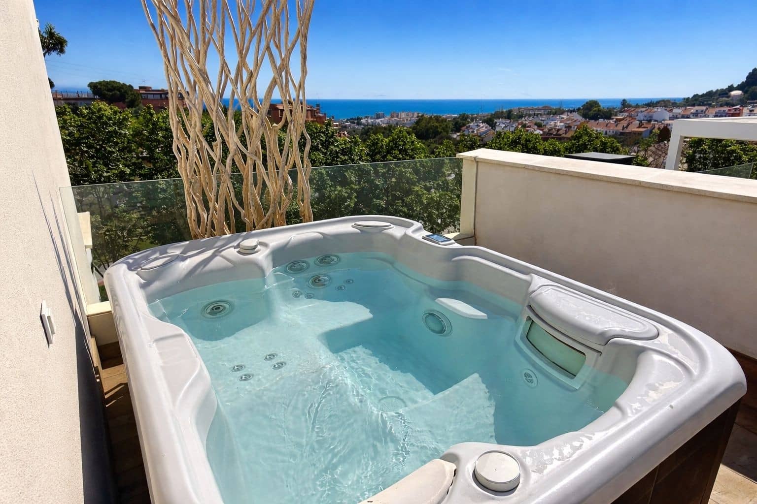 4 bedroom Penthouse for sale in Marbella with pool garage - € 1,250,000 (Ref: 9937899)
