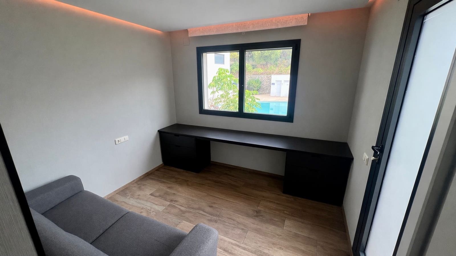 4 bedroom Penthouse for sale in Marbella with pool garage - € 1,250,000 (Ref: 9937899)
