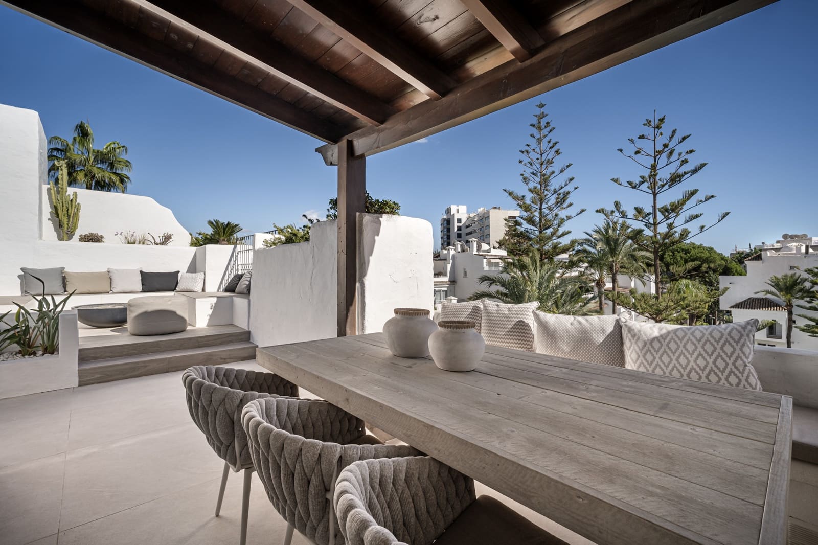 3 soverom Penthouse til salgs i Marbella med svømmebasseng garasje - € 3 750 000 (Ref: 9937900)