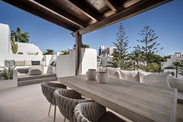 3 soverom Penthouse til salgs i Marbella med svømmebasseng garasje - € 3 750 000 (Ref: 9937900)