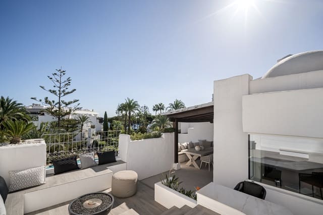 3 soverom Penthouse til salgs i Marbella med svømmebasseng garasje - € 3 750 000 (Ref: 9937900)
