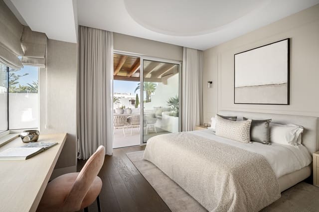 3 soverom Penthouse til salgs i Marbella med svømmebasseng garasje - € 3 750 000 (Ref: 9937900)