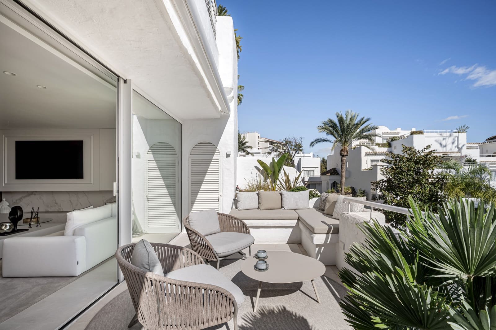 3 soverom Penthouse til salgs i Marbella med svømmebasseng garasje - € 3 750 000 (Ref: 9937900)