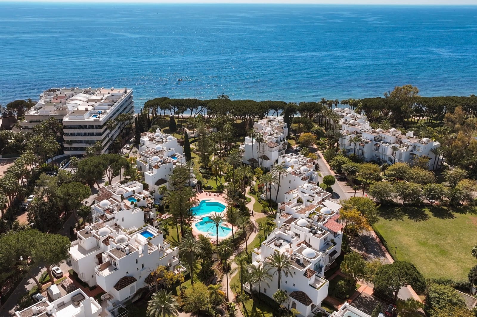 3 soverom Penthouse til salgs i Marbella med svømmebasseng garasje - € 3 750 000 (Ref: 9937900)