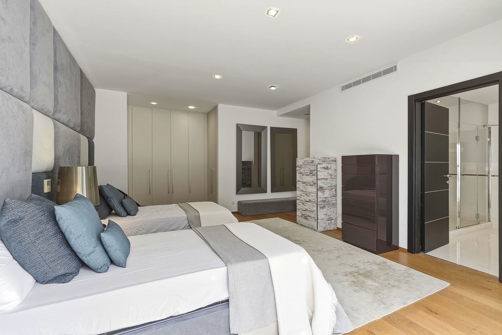 3 quarto Moradia Geminada para venda em Marbella com piscina garagem - 2 995 000 € (Ref: 9949496)