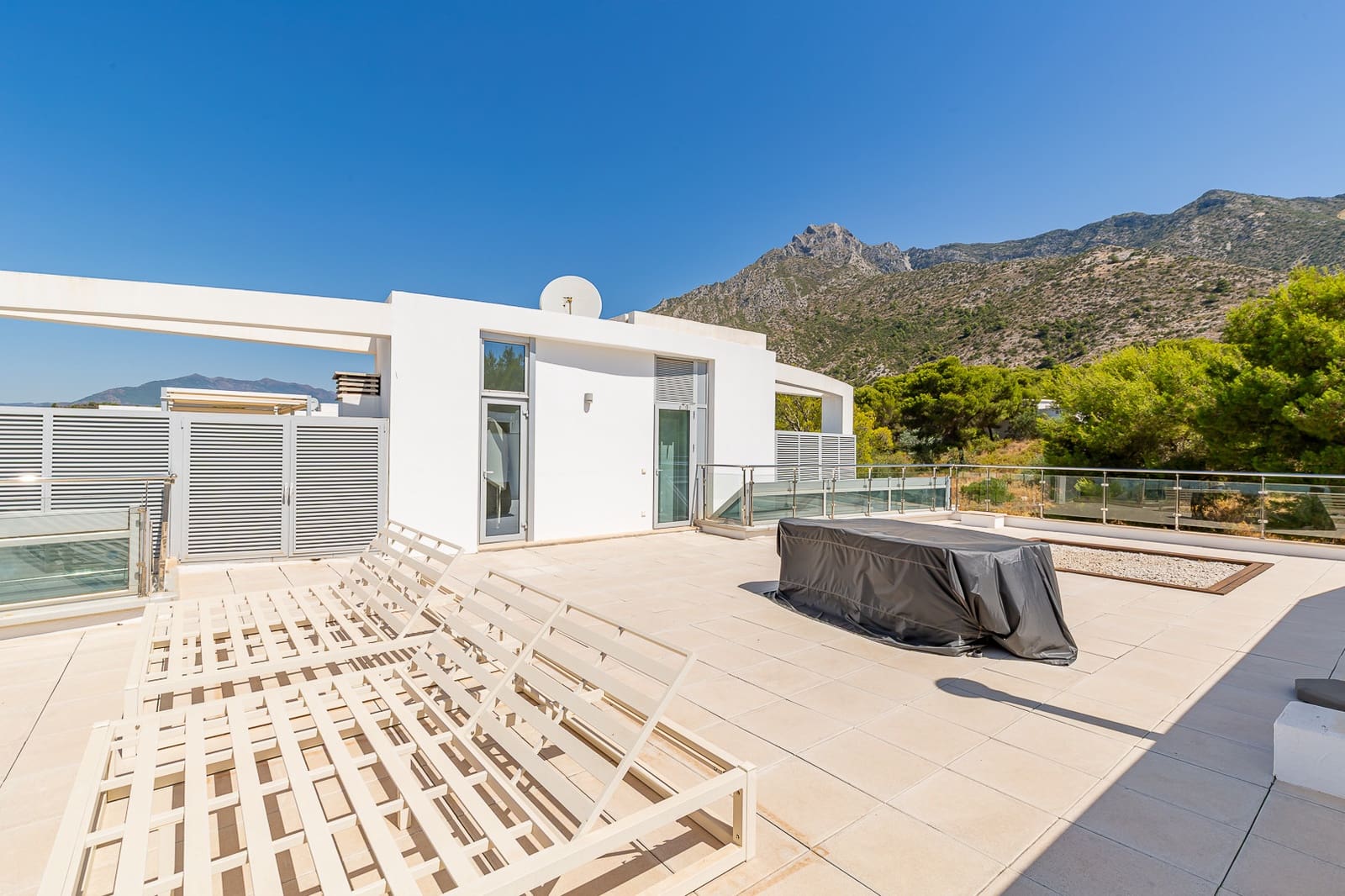 3 quarto Moradia Geminada para venda em Marbella com piscina garagem - 2 995 000 € (Ref: 9949496)