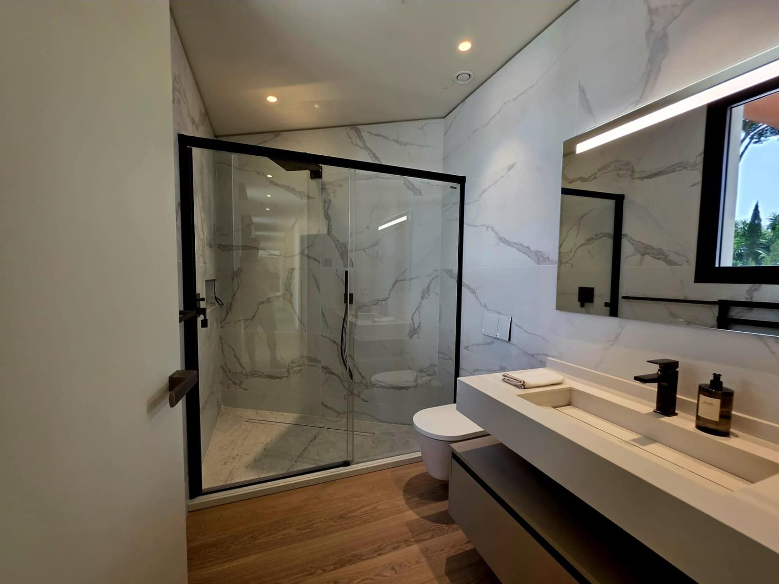 5 slaapkamer Villa te koop in Marbella met zwembad garage - € 7.300.000 (Ref: 9984645)