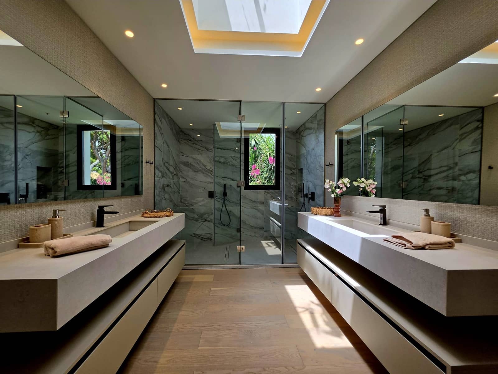 5 slaapkamer Villa te koop in Marbella met zwembad garage - € 7.300.000 (Ref: 9984645)