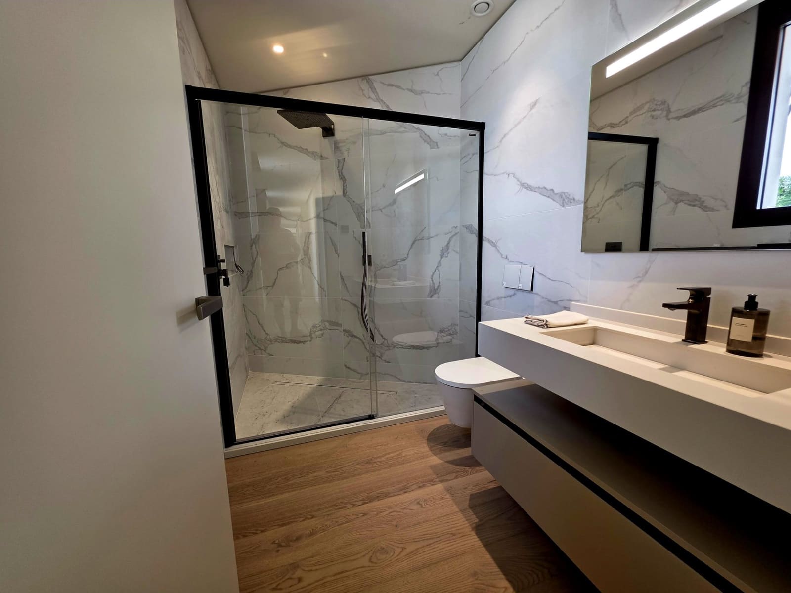 5 slaapkamer Villa te koop in Marbella met zwembad garage - € 7.300.000 (Ref: 9984645)