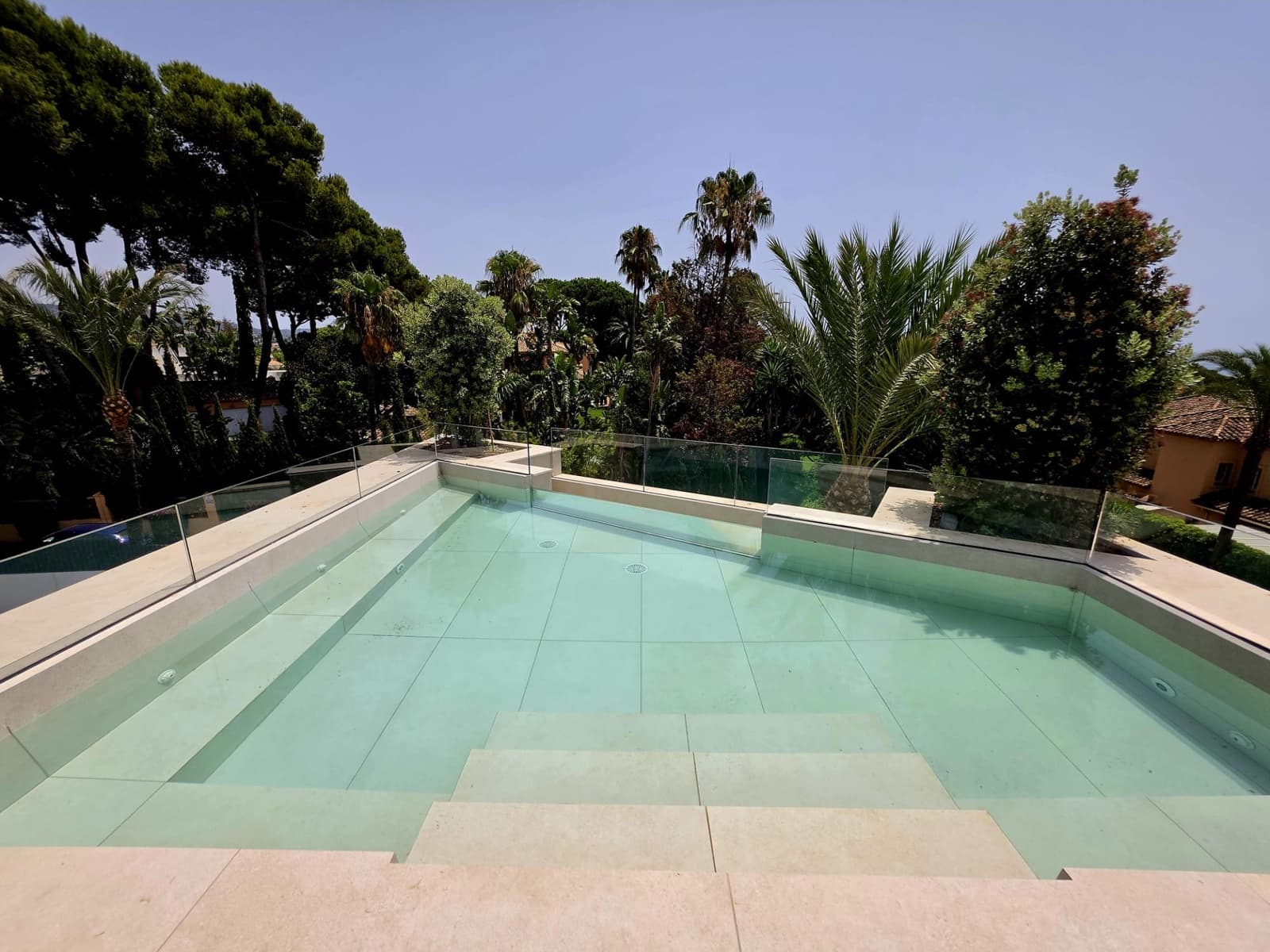 5 slaapkamer Villa te koop in Marbella met zwembad garage - € 7.300.000 (Ref: 9984645)