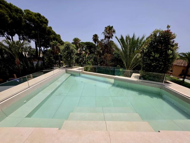 Chalet de 5 habitaciones en Marbella en venta con piscina garaje - 7.600.000 € (Ref: 9984645)