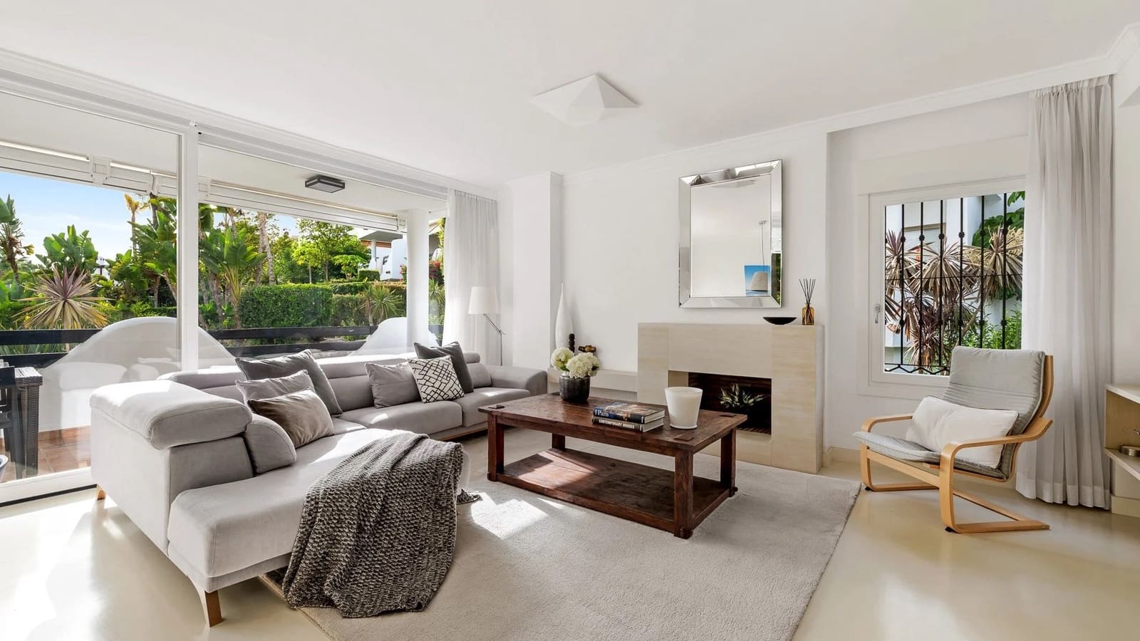 3 soverom Hus til salgs i Marbella med svømmebasseng garasje - € 1 395 000 (Ref: 9986608)