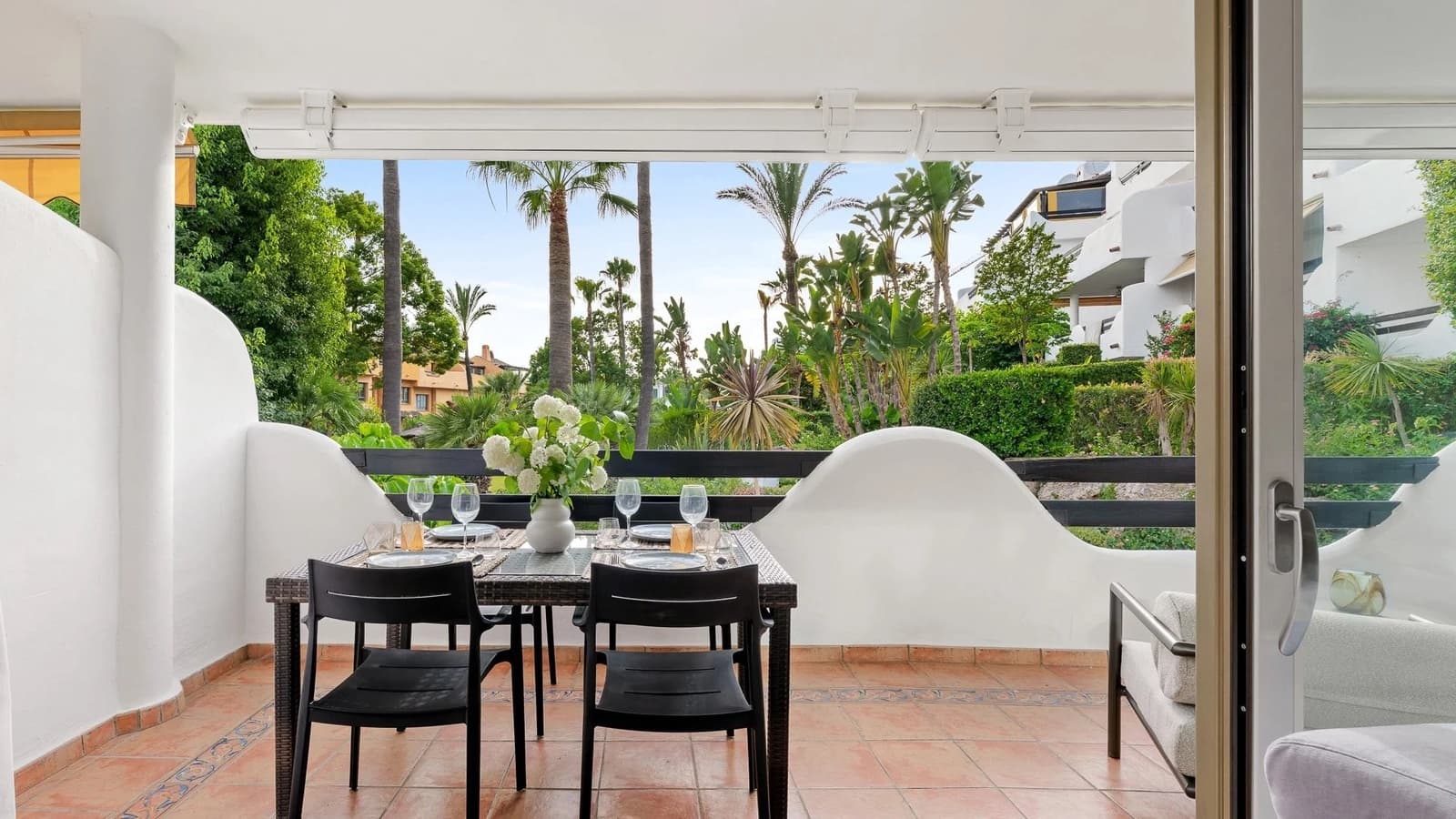3 soverom Hus til salgs i Marbella med svømmebasseng garasje - € 1 395 000 (Ref: 9986608)