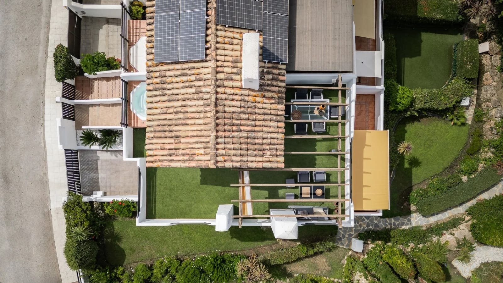 3 soverom Hus til salgs i Marbella med svømmebasseng garasje - € 1 395 000 (Ref: 9986608)