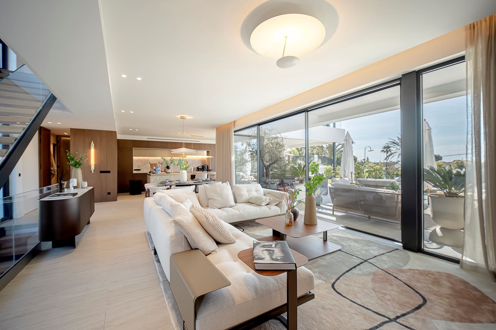 4 bedroom Villa for sale in Marbella with pool garage - € 3,750,000 (Ref: 9990442)