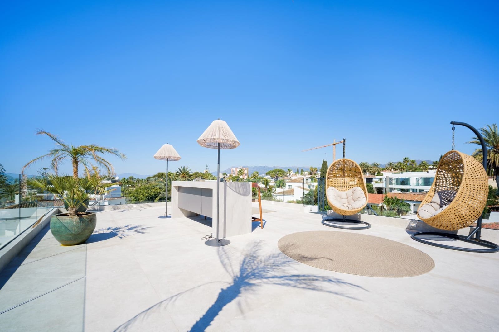 4 bedroom Villa for sale in Marbella with pool garage - € 3,750,000 (Ref: 9990442)