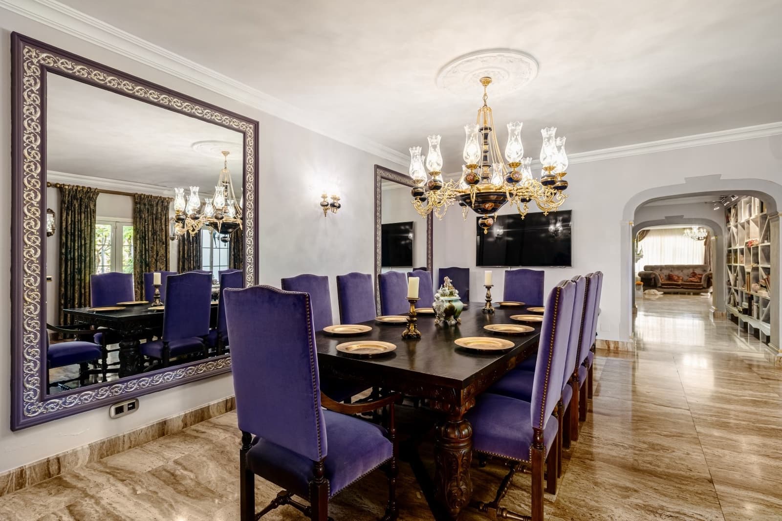 5 bedroom Villa for sale in Marbella with pool garage - € 3,900,000 (Ref: 9993973)