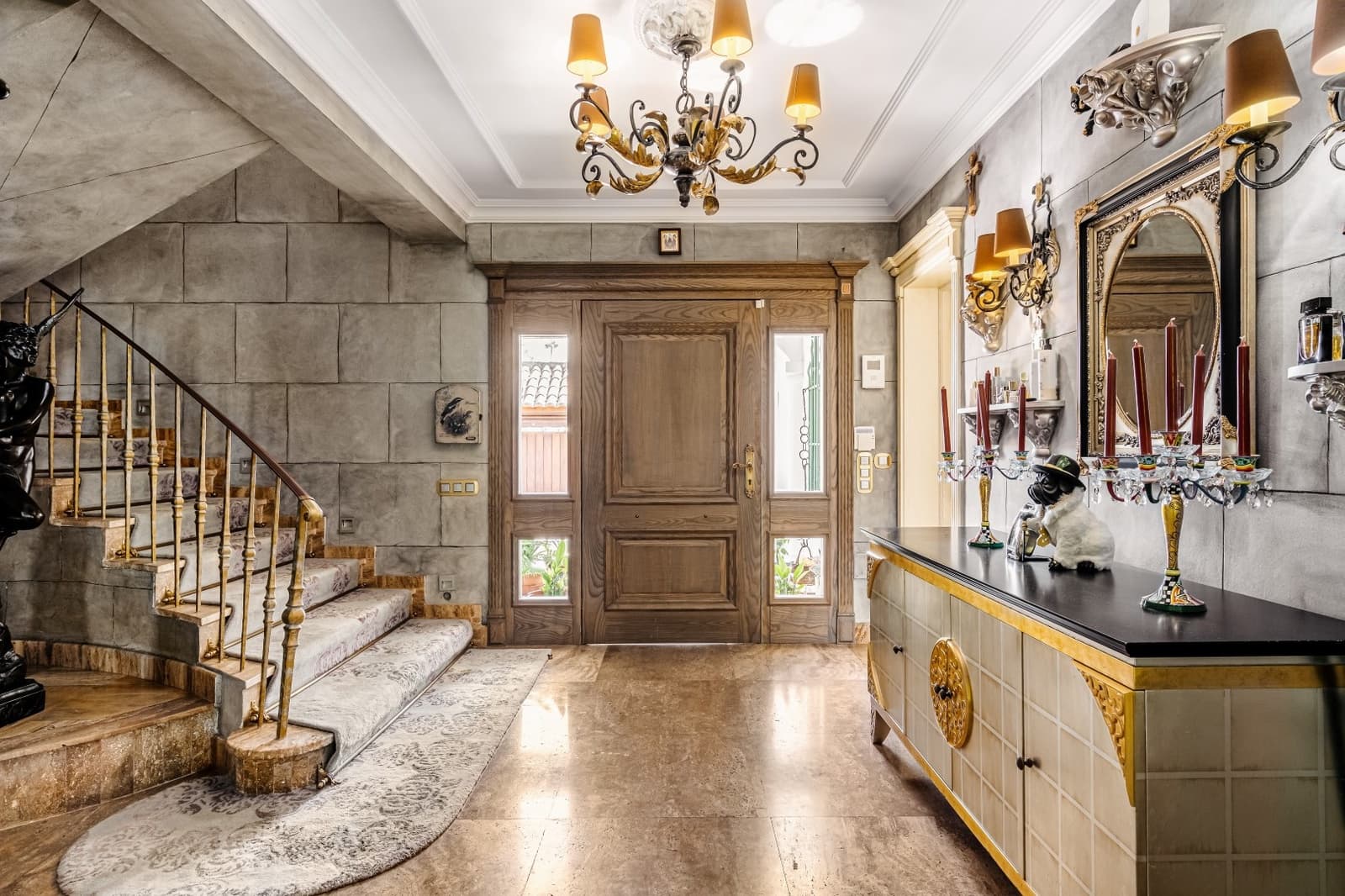 5 bedroom Villa for sale in Marbella with pool garage - € 3,900,000 (Ref: 9993973)