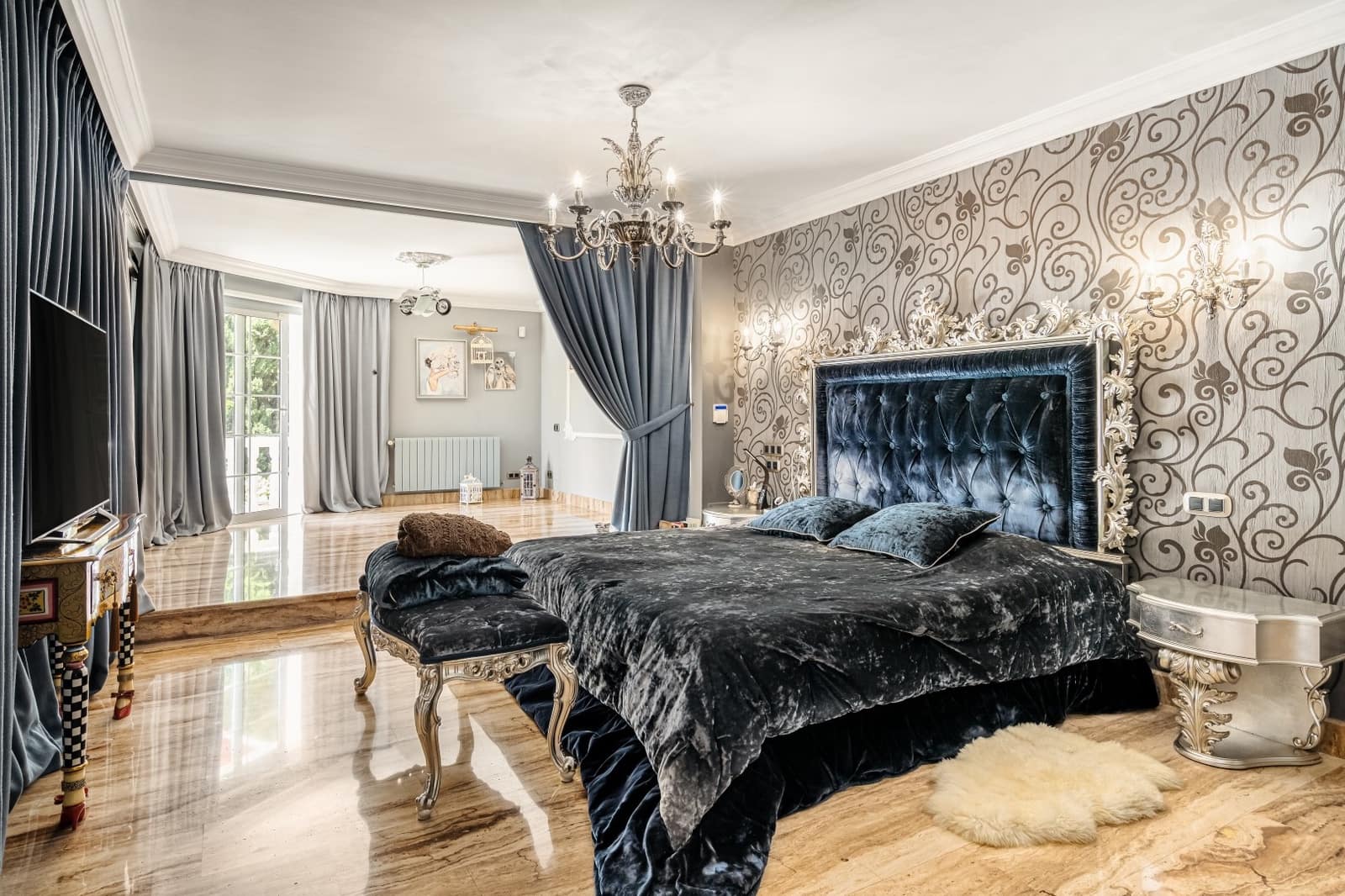 5 bedroom Villa for sale in Marbella with pool garage - € 3,900,000 (Ref: 9993973)
