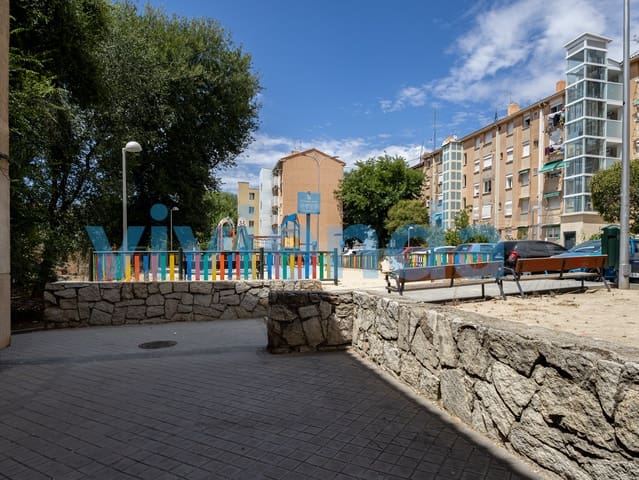 2 sovrum Lägenhet till salu i Ventas, Madrid stad - 254 000 € (Ref: 10003559)
