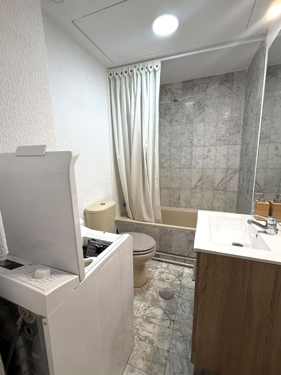 1 sypialnia Mieszkanie do wynajęcia w Miasto Madryt z basenem - 1 295 € (Ref: 10011099)