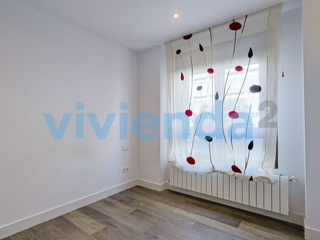 3 slaapkamer Flat te koop in Valdefuentes, Madrid stad met zwembad garage - € 849.000 (Ref: 10012951)