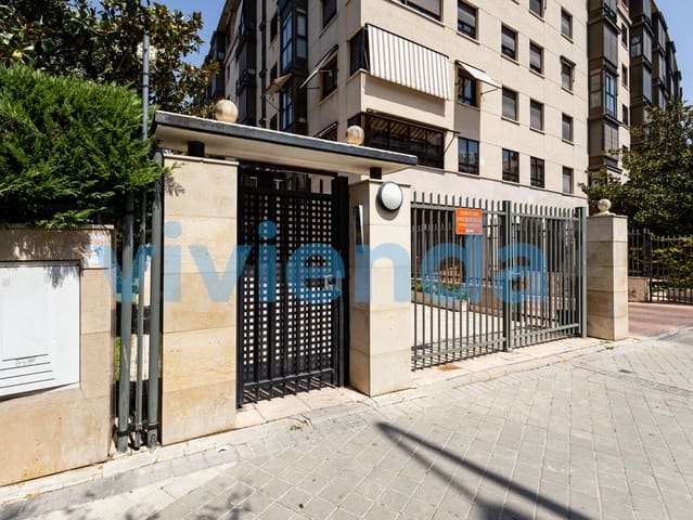 3 slaapkamer Flat te koop in Valdefuentes, Madrid stad met zwembad garage - € 849.000 (Ref: 10012951)