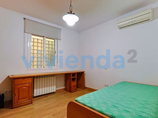 Appartement de 2 chambres à louer à Embajadores, Madrid ville - 2 250 € (Ref: 10012952)