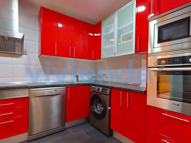 Appartement de 2 chambres à louer à Embajadores, Madrid ville - 2 250 € (Ref: 10012952)