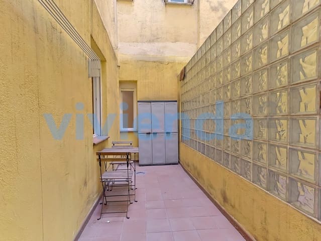 Appartement de 2 chambres à louer à Embajadores, Madrid ville - 2 250 € (Ref: 10012952)