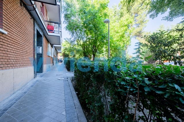 2 makuuhuone Asunto vuokrattavana paikassa Pueblo Nuevo, Madrid kaupunki - 975 € (Ref: 10026946)