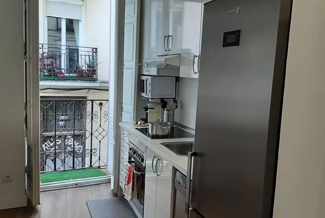 2 slaapkamer Flat te huur in Universidad, Madrid stad - € 1.850 (Ref: 10031597)